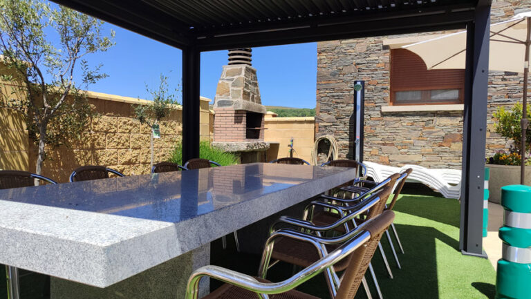 mesa terraza casa goyo (1)